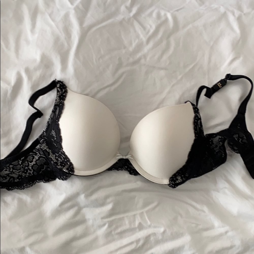 Victoria’s Secret 32c